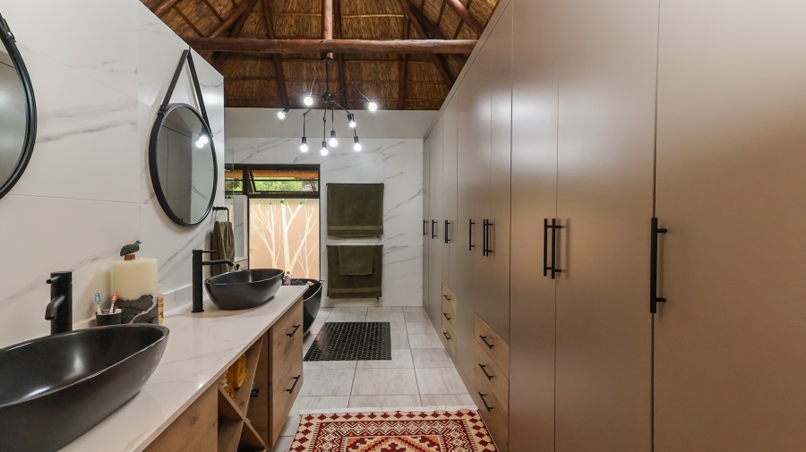 2 Bedroom Property for Sale in Lakeland North West